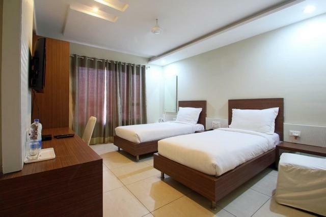 Hotel Sheela Shree Plaza Jhānsi Exterior foto